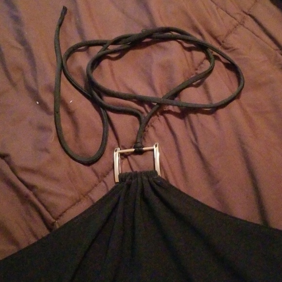 Sleeveless halter top - Picture 2 of 2